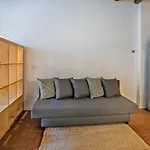 La Maison بيت ضيافة 2*